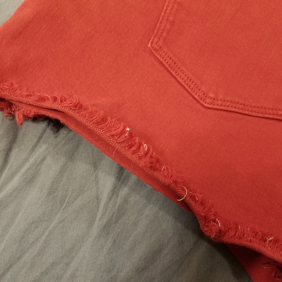 Universal Thread red cutoff jean shorts sz 12 / 31 some stretch - Picture 6 of 8